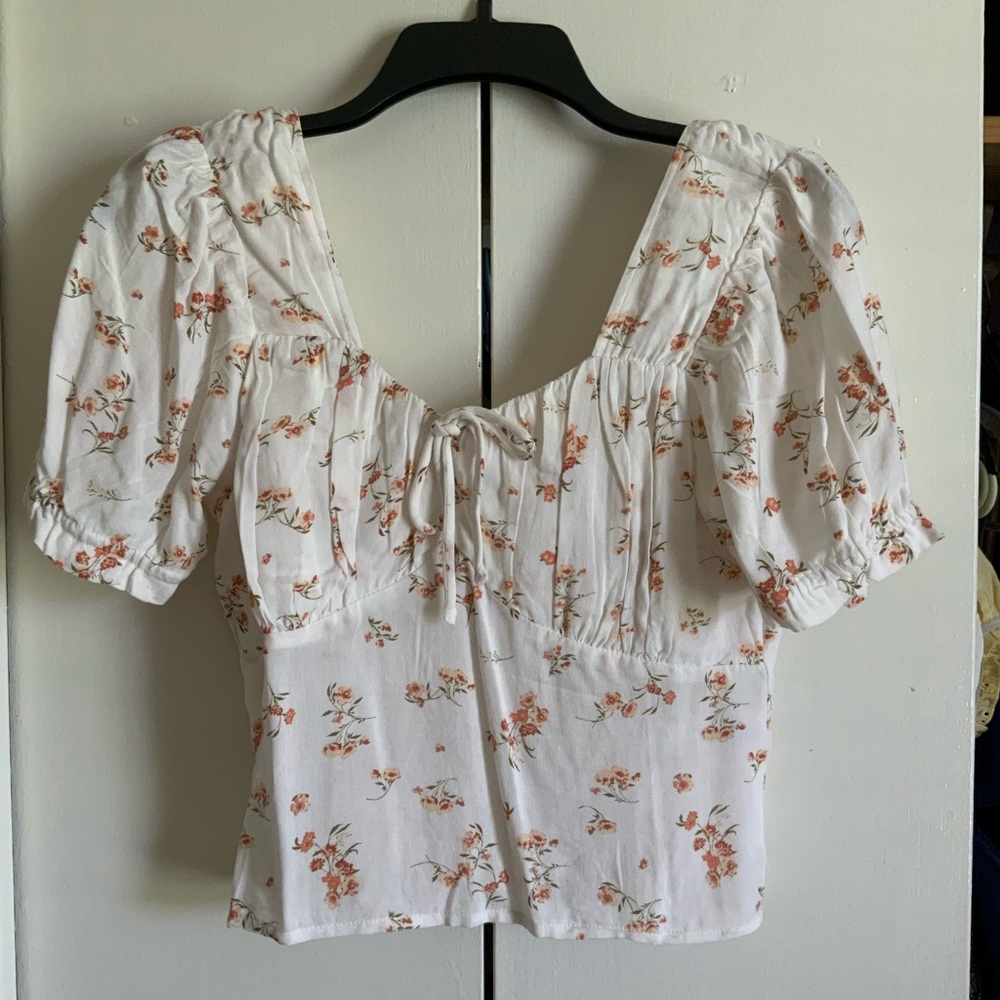 Puffer sleeve top